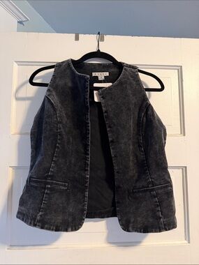 HYFVE Washed Black Sleeveless Vest